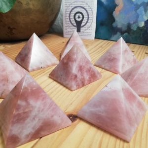 Pyramide de Quartz Rose - Pierre de l'amour